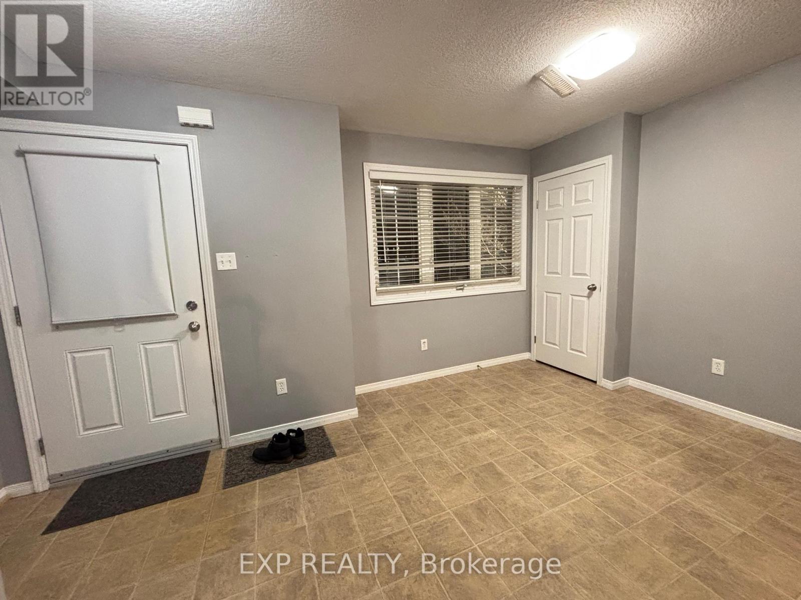 12a - 50 Howe Drive, Kitchener, Ontario  N2E 0A3 - Photo 2 - X12603544