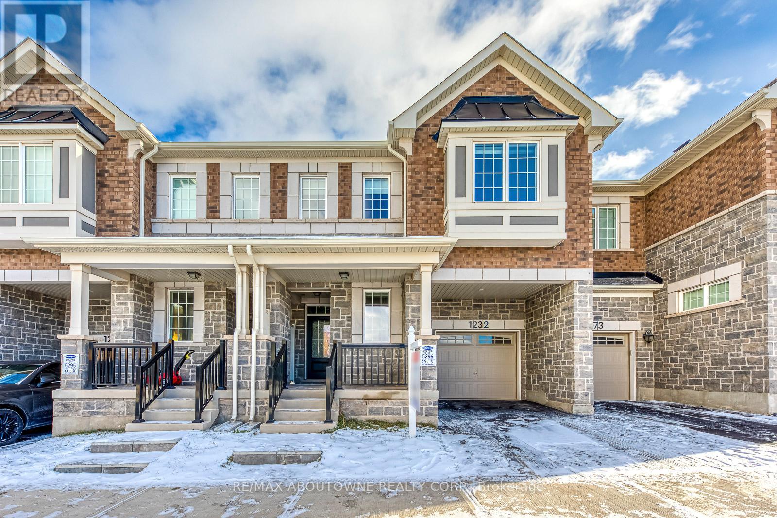 1232 WHEAT BOOM DRIVE, Oakville, Ontario