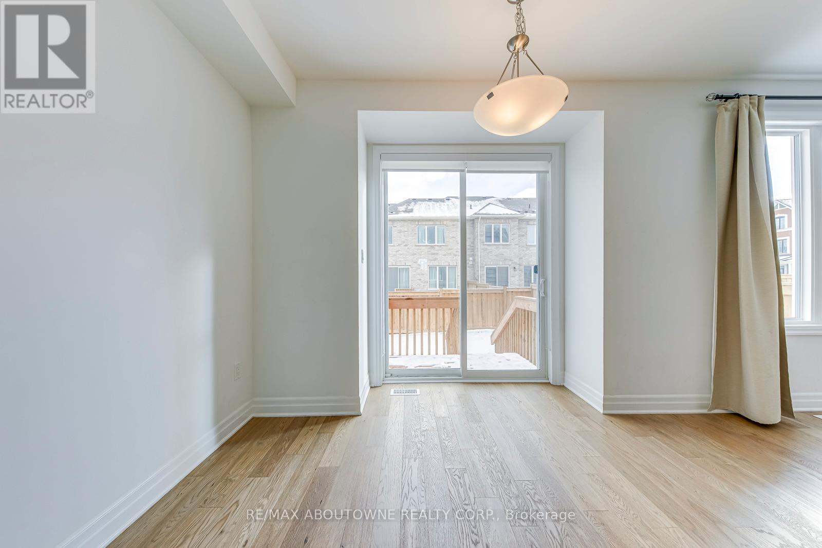 1232 Wheat Boom Drive, Oakville, Ontario L6H 7Y3 - Photo 15 - W12500514