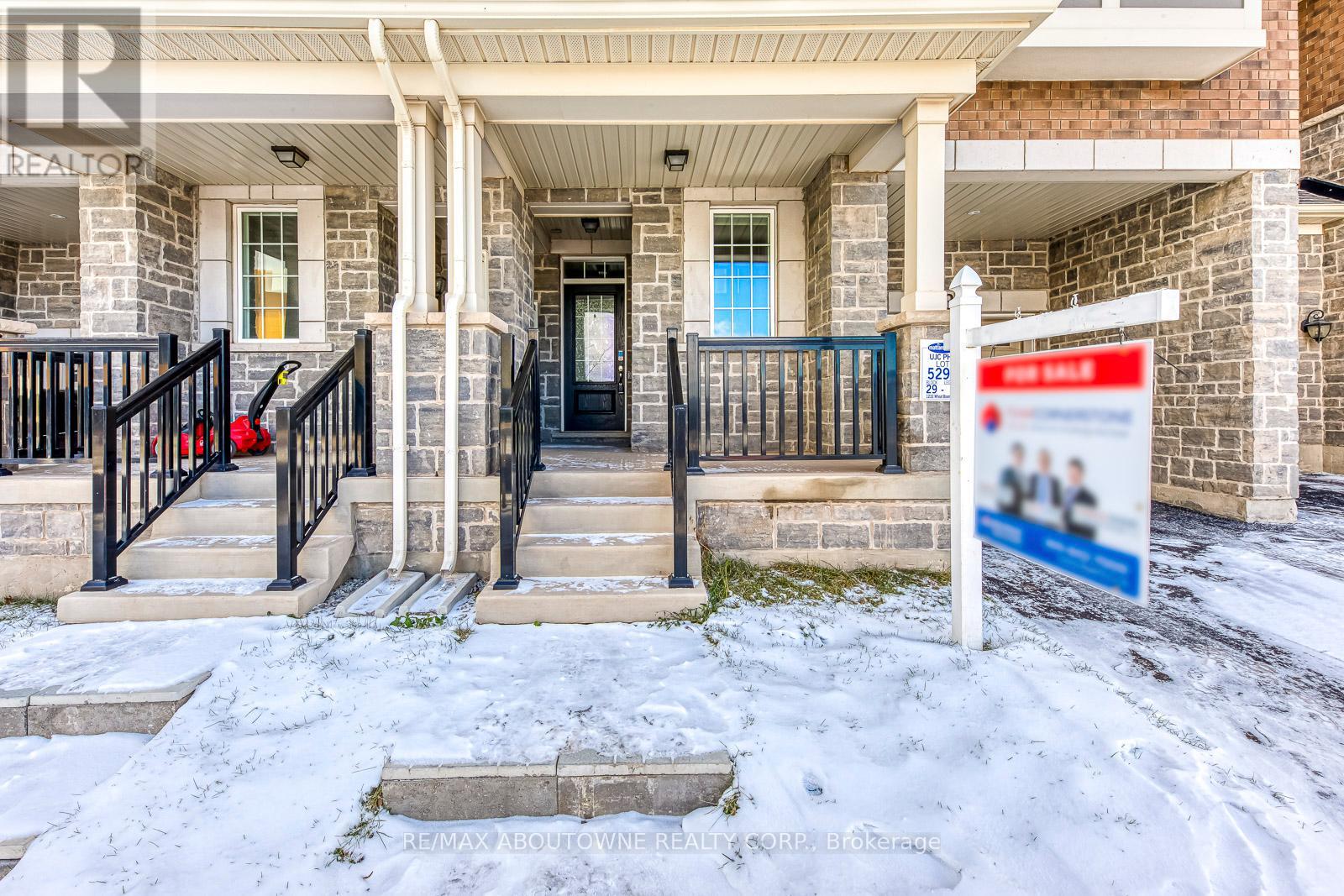 1232 Wheat Boom Drive, Oakville, Ontario L6H 7Y3 - Photo 3 - W12500514