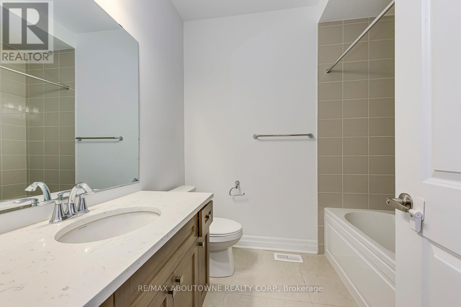 1232 Wheat Boom Drive, Oakville, Ontario L6H 7Y3 - Photo 36 - W12500514