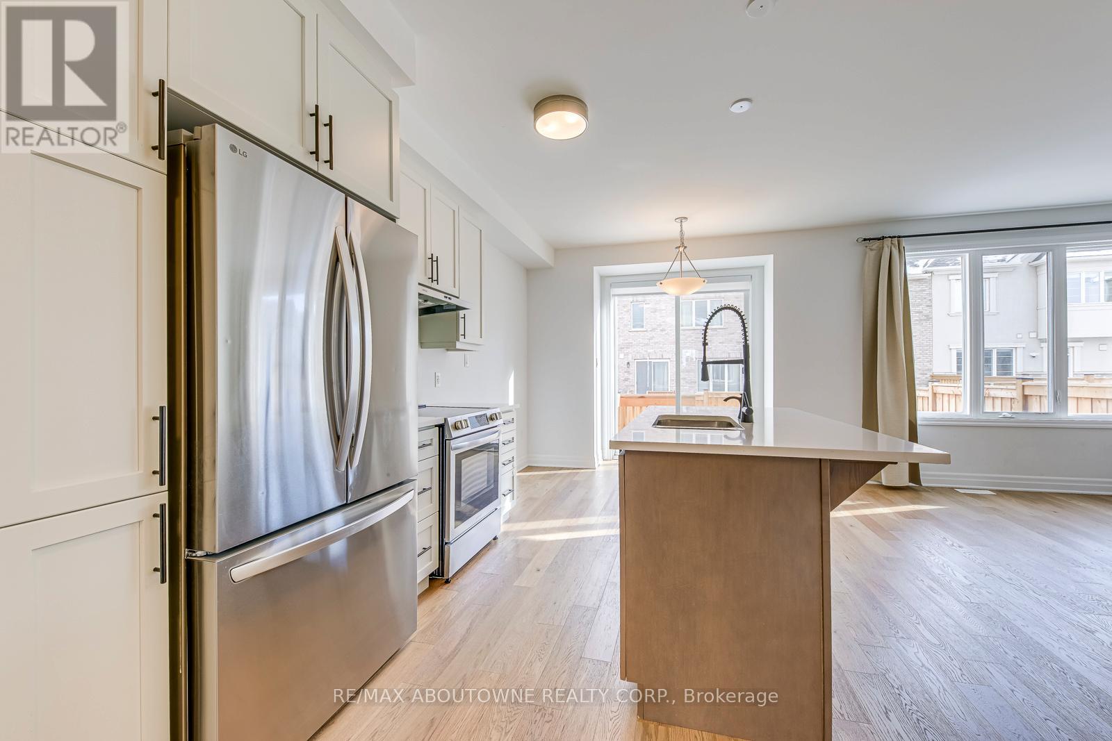 1232 Wheat Boom Drive, Oakville, Ontario L6H 7Y3 - Photo 9 - W12500514