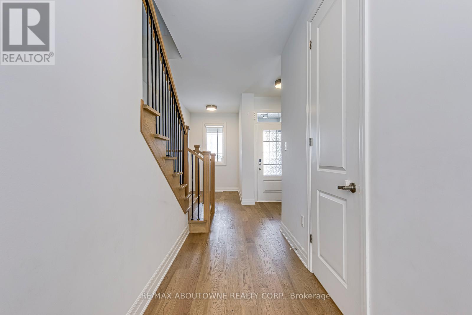 1232 Wheat Boom Drive, Oakville, Ontario L6H 7Y3 - Photo 6 - W12500514