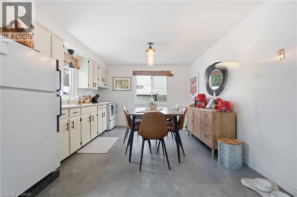 45b Karen Walk, Waterloo, Ontario  N2L 5X1 - Photo 13 - 40790992