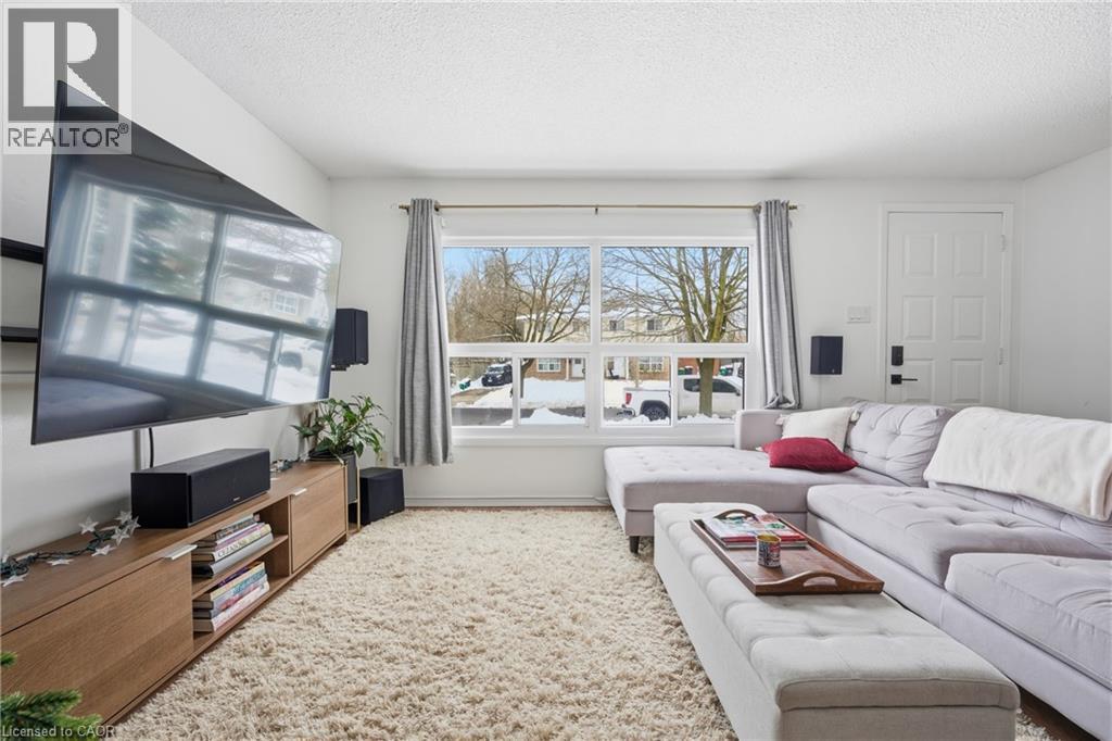 45b Karen Walk, Waterloo, Ontario  N2L 5X1 - Photo 4 - 40790992