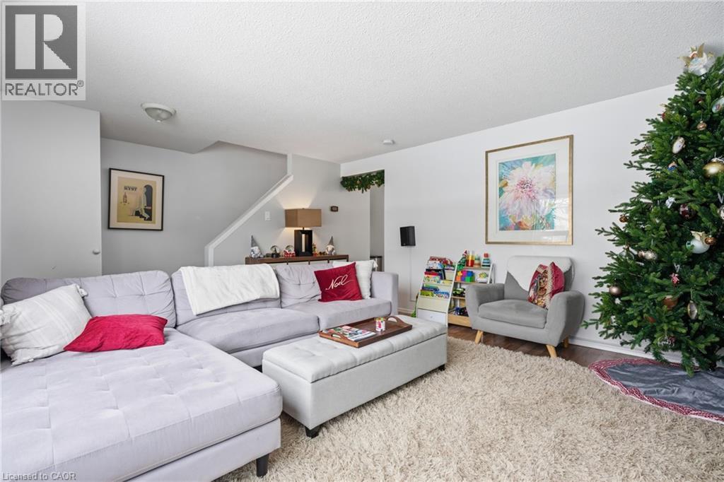 45b Karen Walk, Waterloo, Ontario  N2L 5X1 - Photo 5 - 40790992