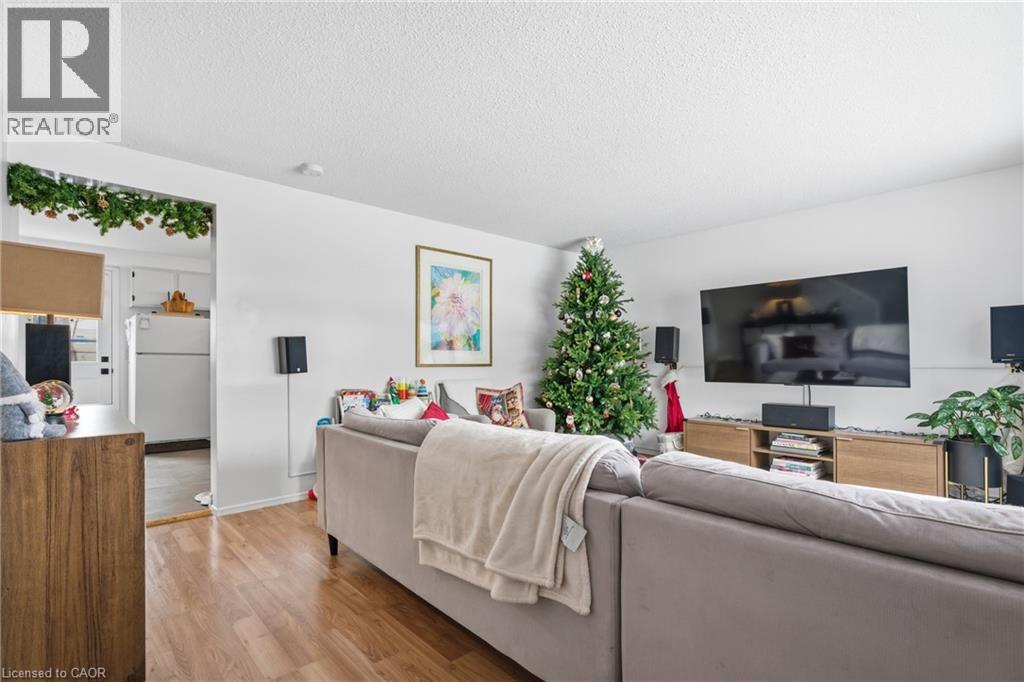 45b Karen Walk, Waterloo, Ontario  N2L 5X1 - Photo 6 - 40790992