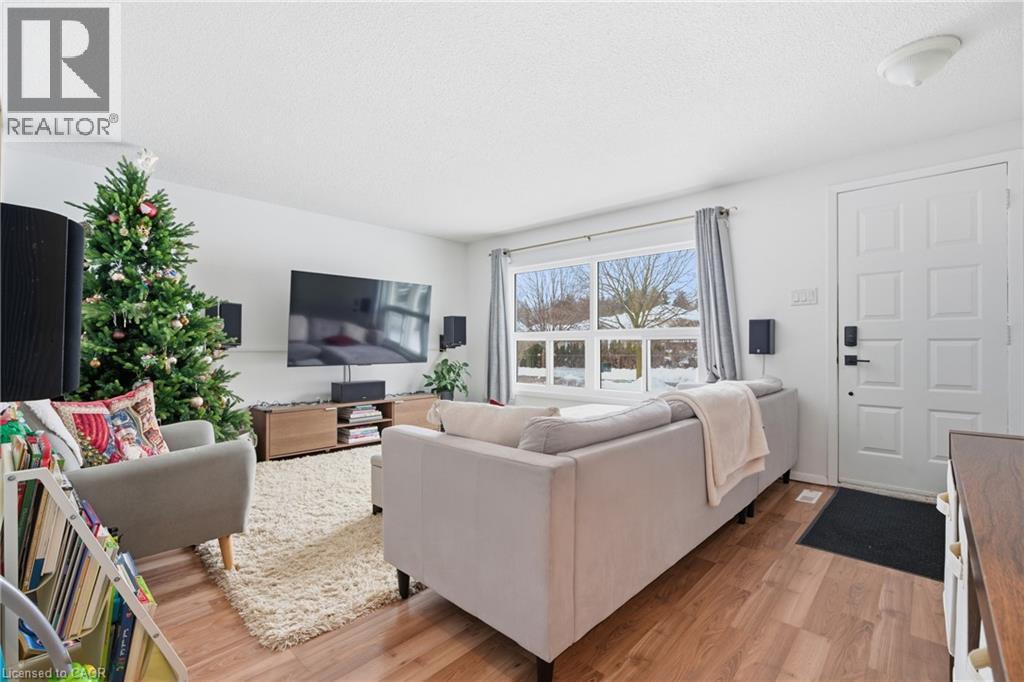 45b Karen Walk, Waterloo, Ontario  N2L 5X1 - Photo 7 - 40790992