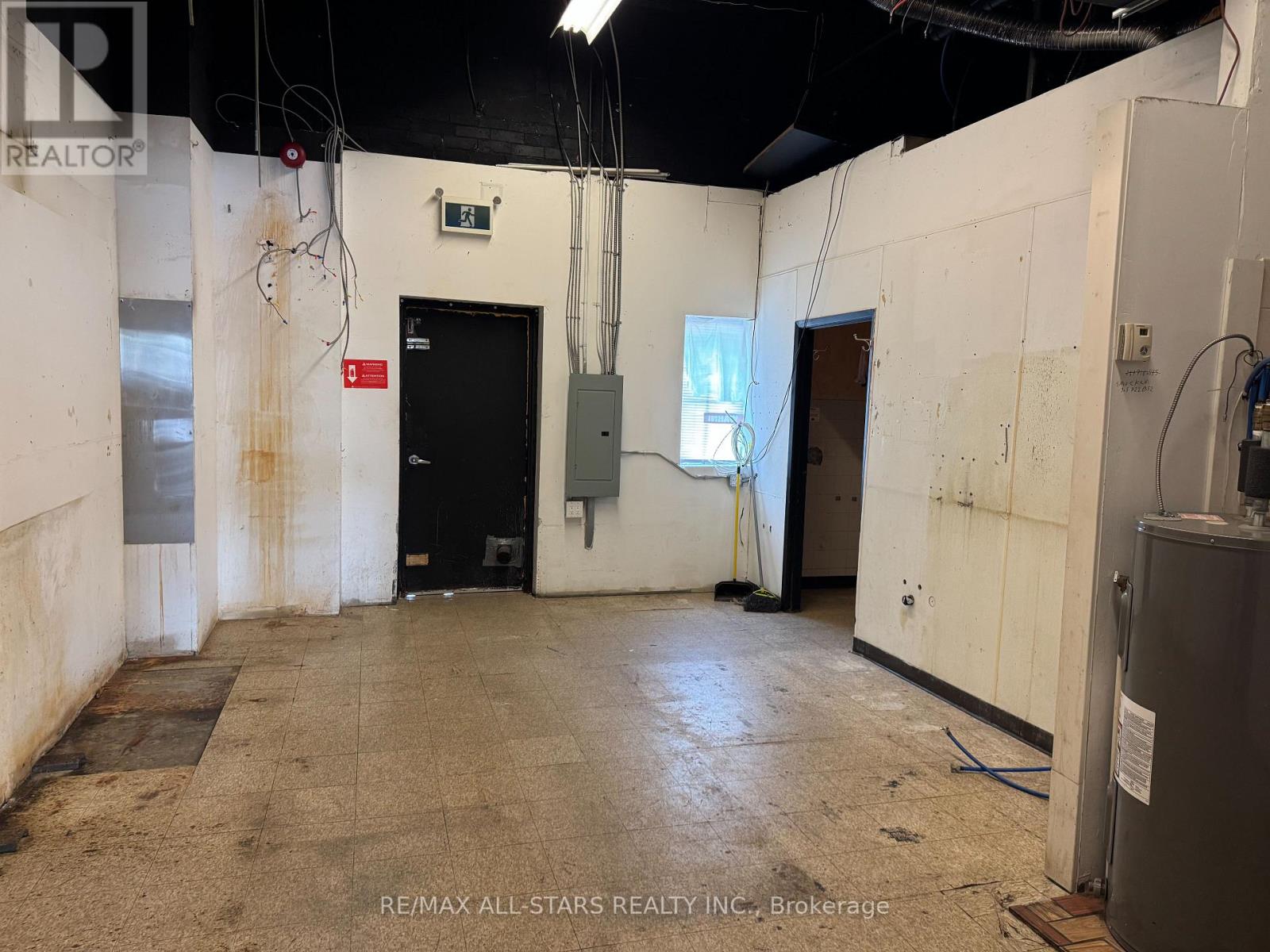 20887 Dalton Road, Georgina, Ontario  L0E 1R0 - Photo 4 - N12603642