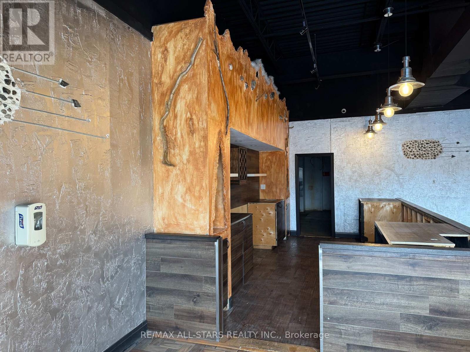 20887 Dalton Road, Georgina, Ontario  L0E 1R0 - Photo 5 - N12603642