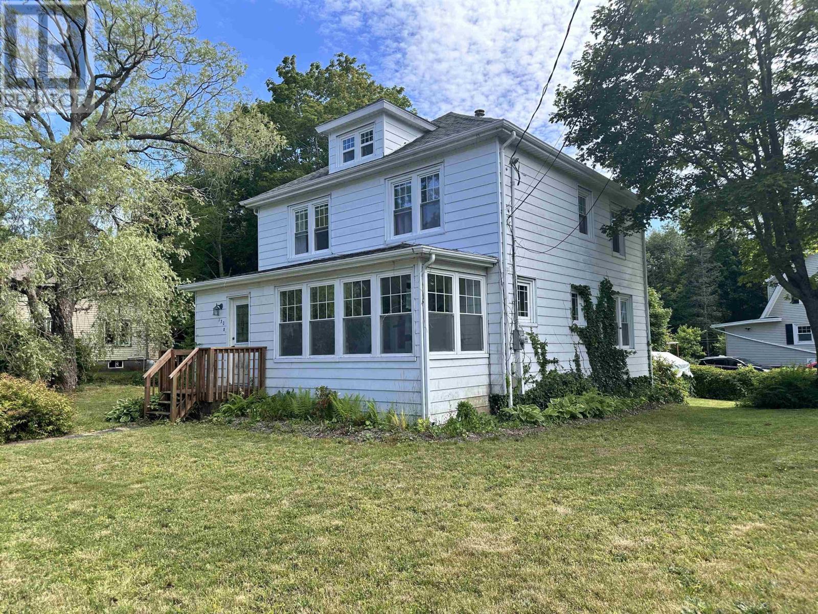 130 School Street, Liverpool, Nova Scotia