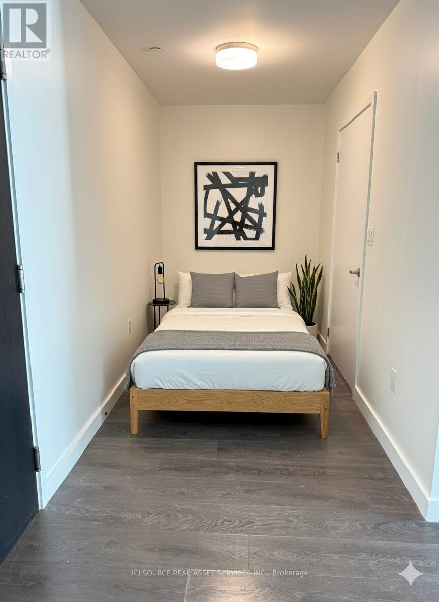 104 - 210 Sabina Drive, Oakville, Ontario  L6H 7C3 - Photo 12 - W12603634