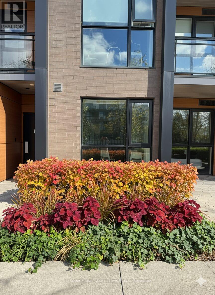 104 - 210 Sabina Drive, Oakville, Ontario  L6H 7C3 - Photo 15 - W12603634