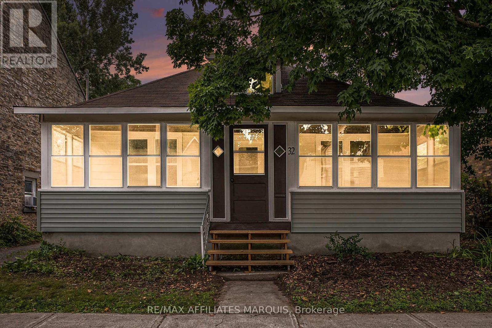 32 D'ARCY STREET, Perth, Ontario