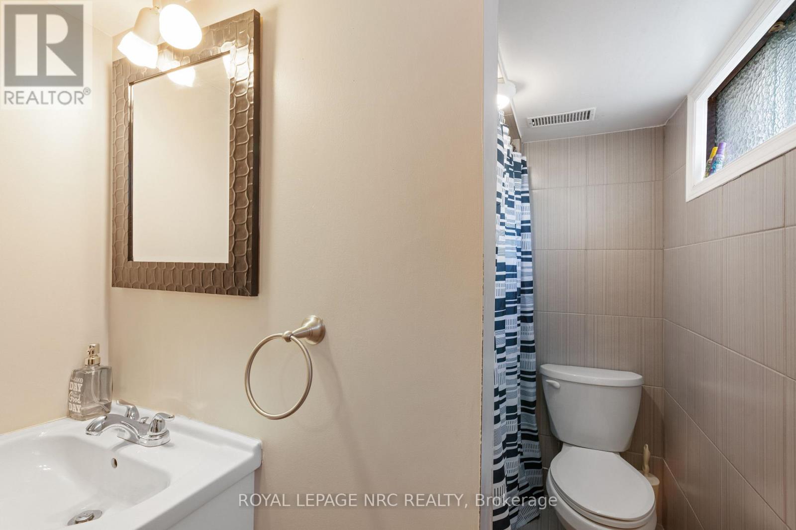 11 Cleveland Street, Thorold, Ontario  L2V 3K3 - Photo 7 - X12603694