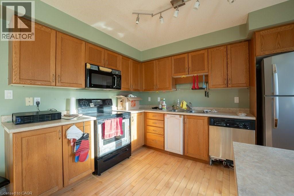 110 Activa Avenue Unit# B11, Kitchener, Ontario  N2E 4K4 - Photo 5 - 40789482