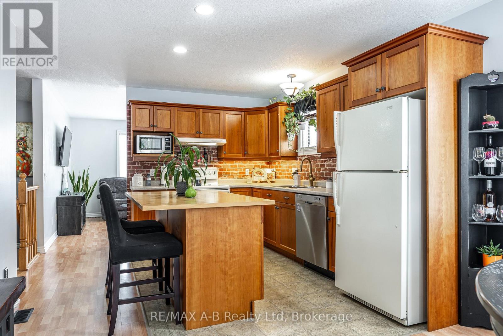 56 Trailside Court, St. Marys, Ontario  N4X 1E6 - Photo 16 - X12603672