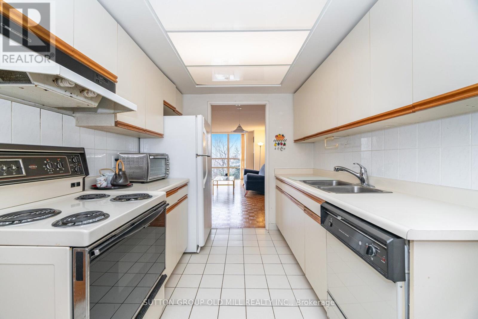 504 - 215 Wynford Drive, Toronto, Ontario  M3C 3P5 - Photo 7 - C12603692