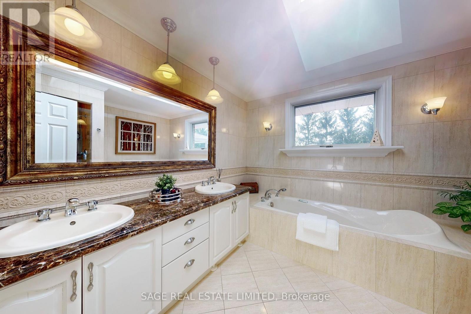 15240 12th Concession, King, Ontario L7E 5R7 - Photo 17 - N12276309