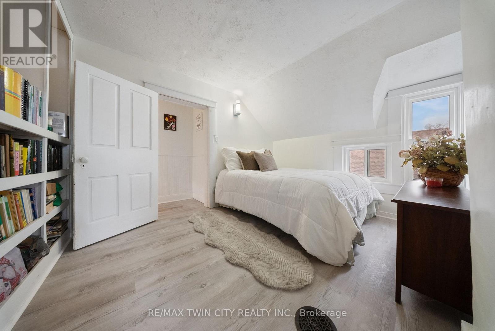 68 Oak Street, Brantford, Ontario  N3T 2B1 - Photo 16 - X12600438