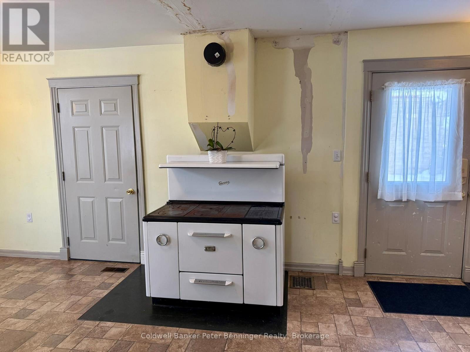 378 11th Street, Hanover, Ontario  N4N 1S5 - Photo 11 - X12603780