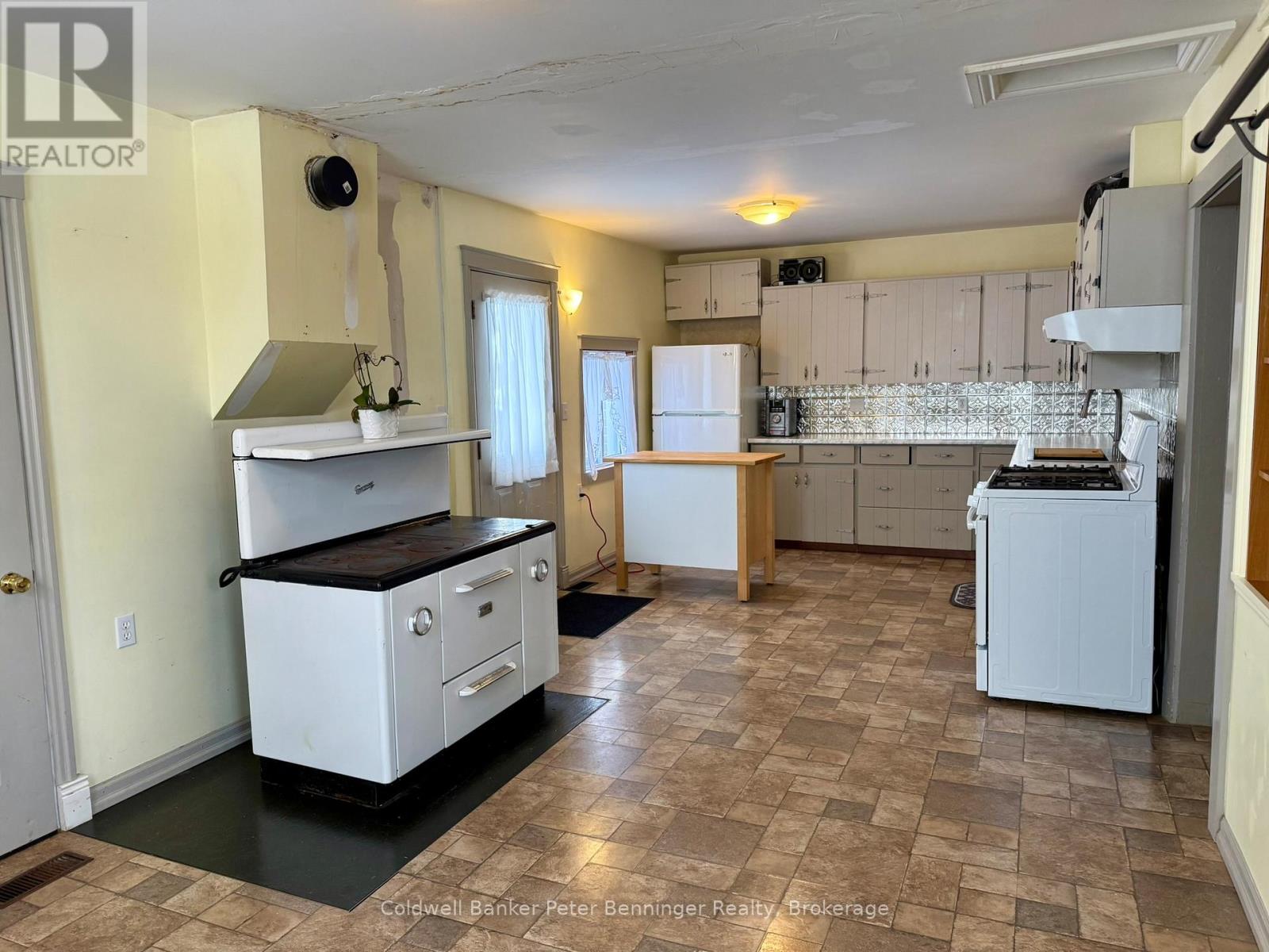 378 11th Street, Hanover, Ontario  N4N 1S5 - Photo 7 - X12603780