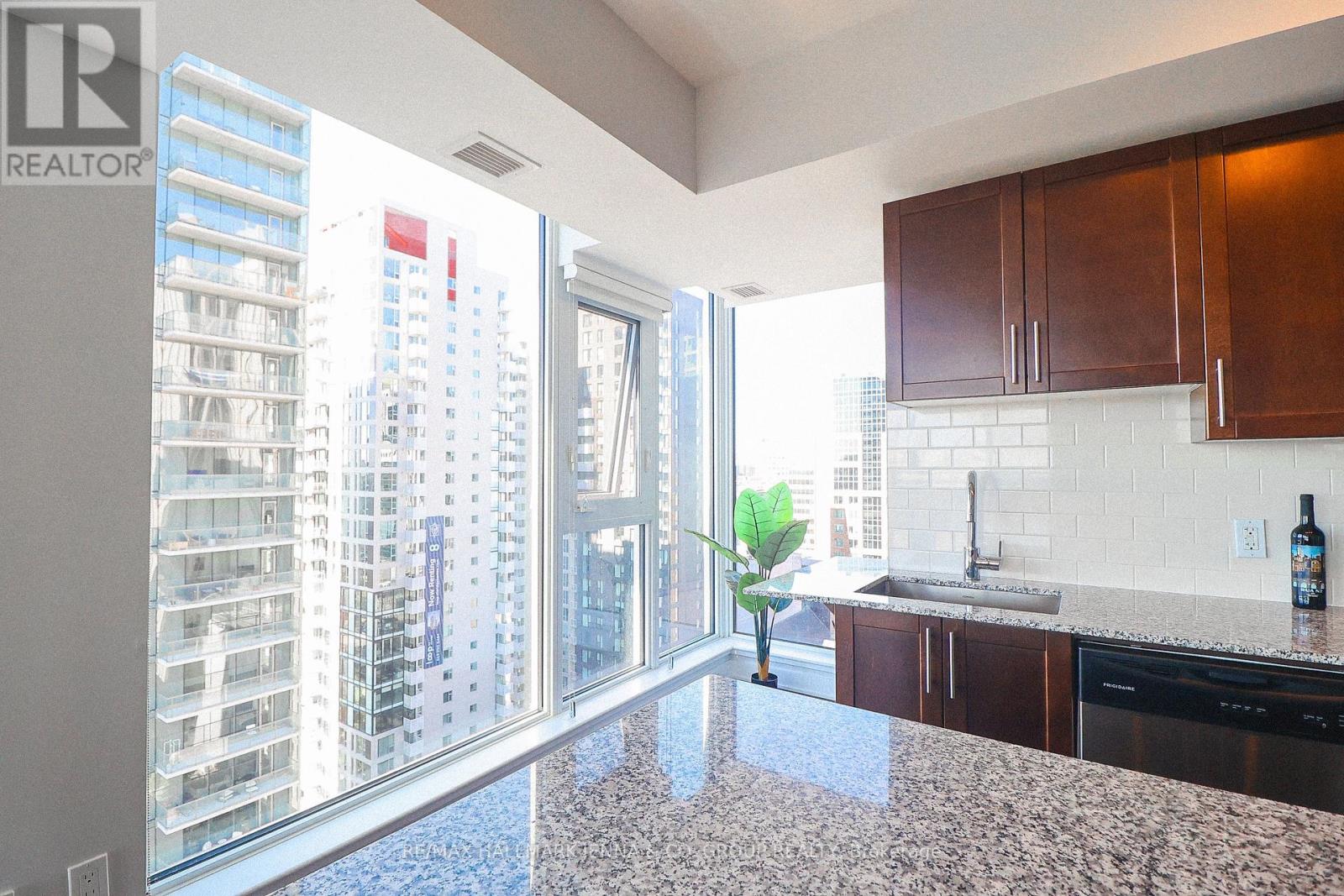 1809 - 179 Metcalfe Street, Ottawa, Ontario  K2P 1P7 - Photo 13 - X12603708