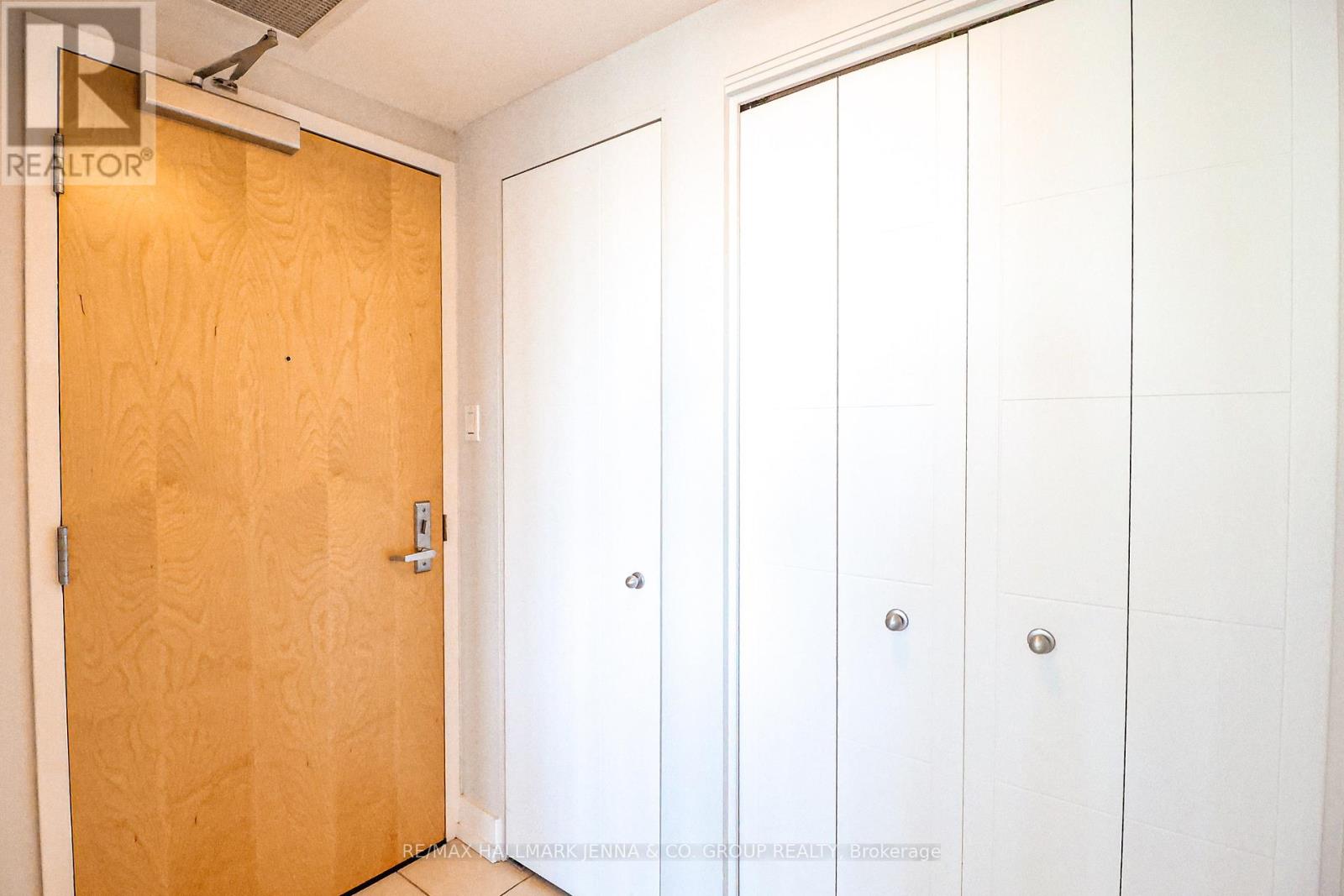 1809 - 179 Metcalfe Street, Ottawa, Ontario  K2P 1P7 - Photo 6 - X12603708