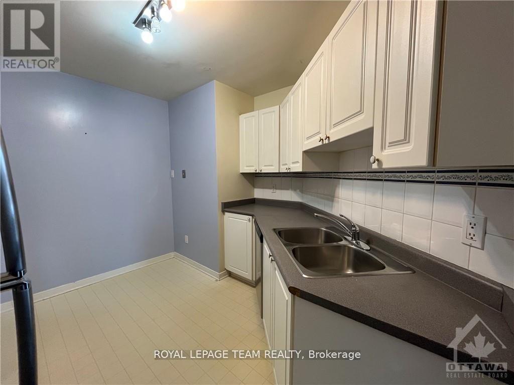 39 Thornbury Crescent, Ottawa, Ontario  K2G 6C5 - Photo 12 - X12603732