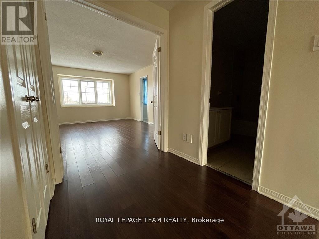 39 Thornbury Crescent, Ottawa, Ontario  K2G 6C5 - Photo 15 - X12603732