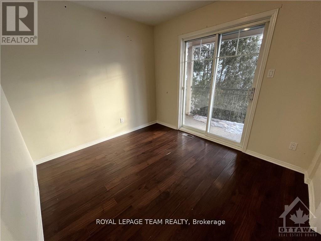 39 Thornbury Crescent, Ottawa, Ontario  K2G 6C5 - Photo 5 - X12603732