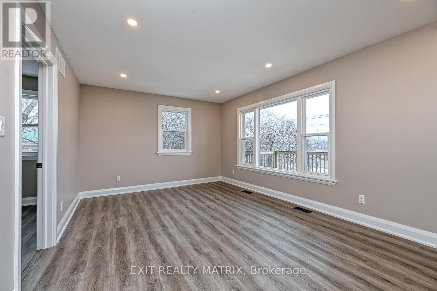 7510 Roger Stevens Drive, Montague, Ontario  K7A 4X9 - Photo 4 - X12603776