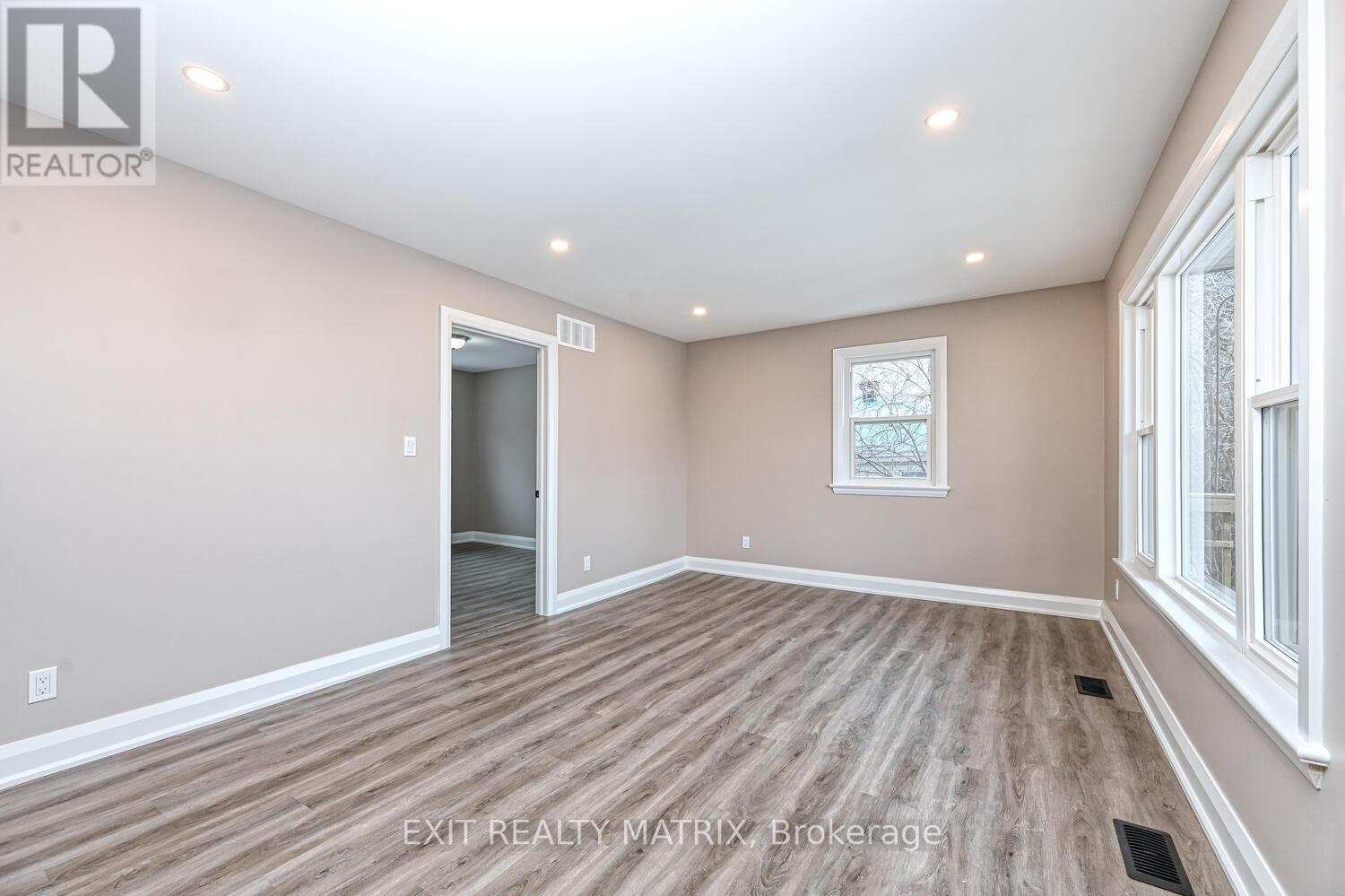 7510 Roger Stevens Drive, Montague, Ontario  K7A 4X9 - Photo 5 - X12603776