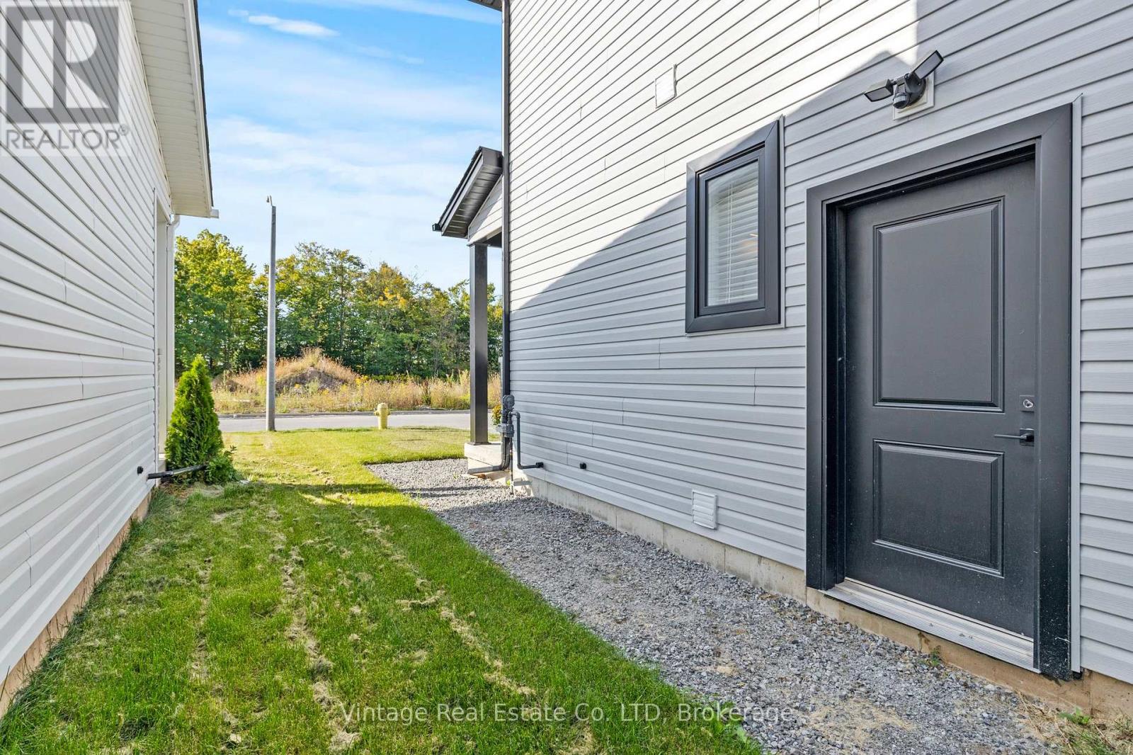 181 Hodgkins Avenue, Thorold, Ontario  L2V 0M6 - Photo 22 - X12603760