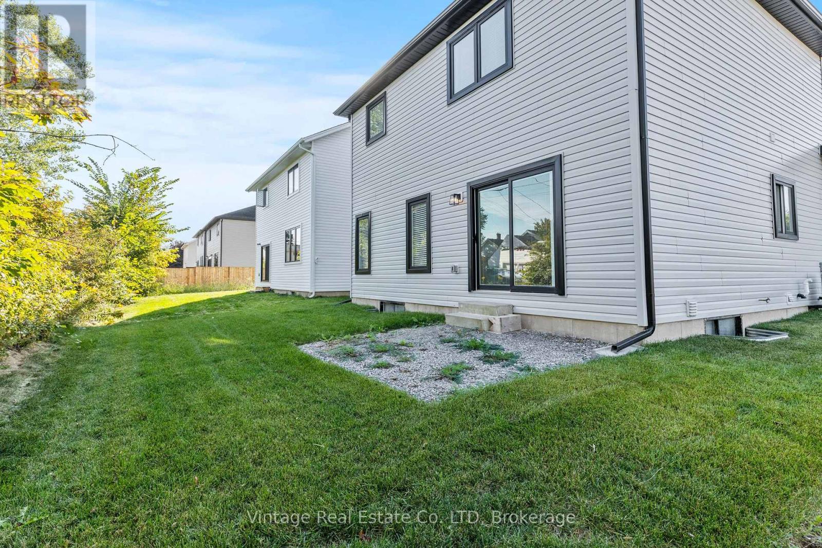 181 Hodgkins Avenue, Thorold, Ontario  L2V 0M6 - Photo 23 - X12603760