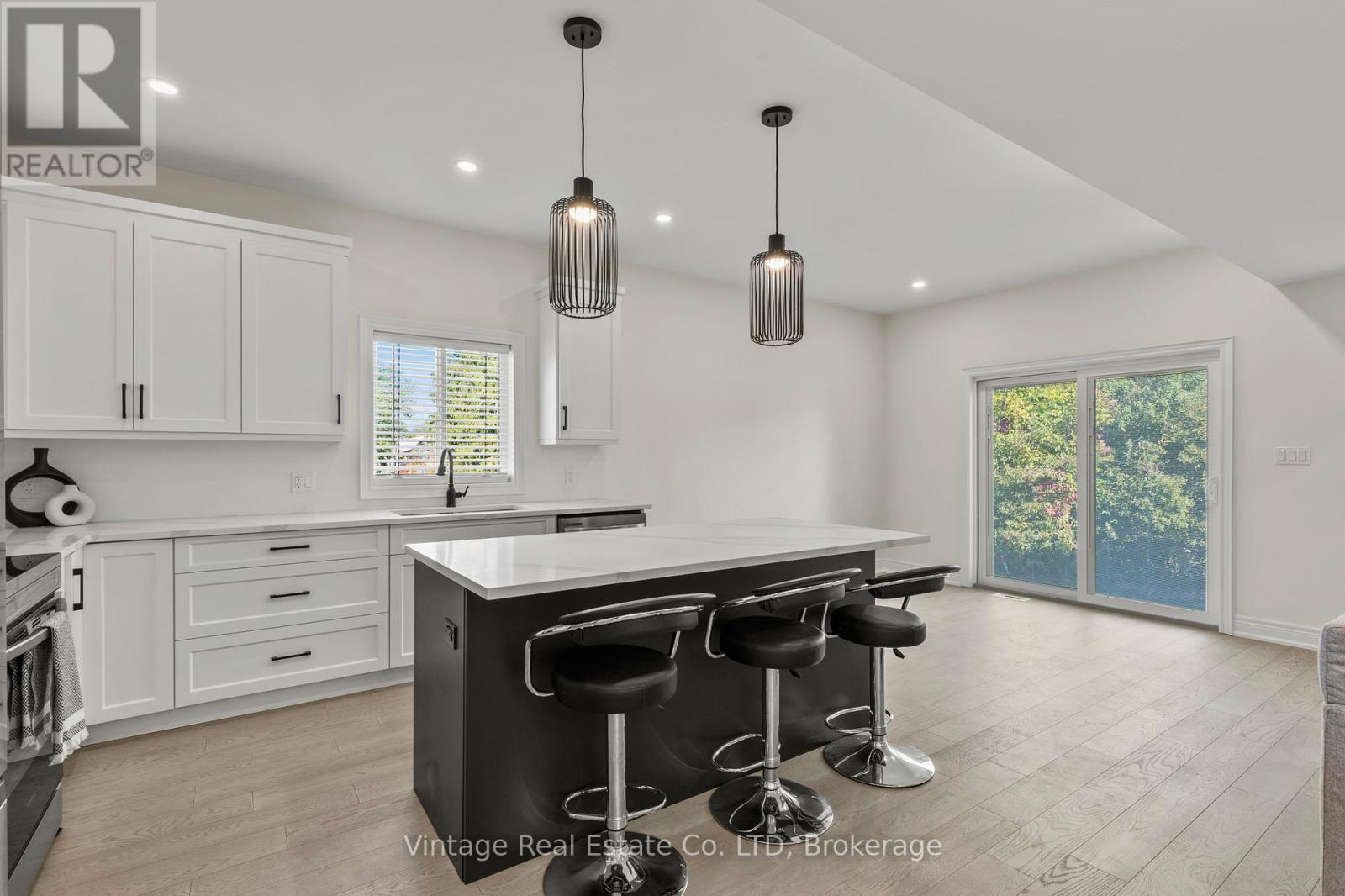 181 Hodgkins Avenue, Thorold, Ontario  L2V 0M6 - Photo 7 - X12603760