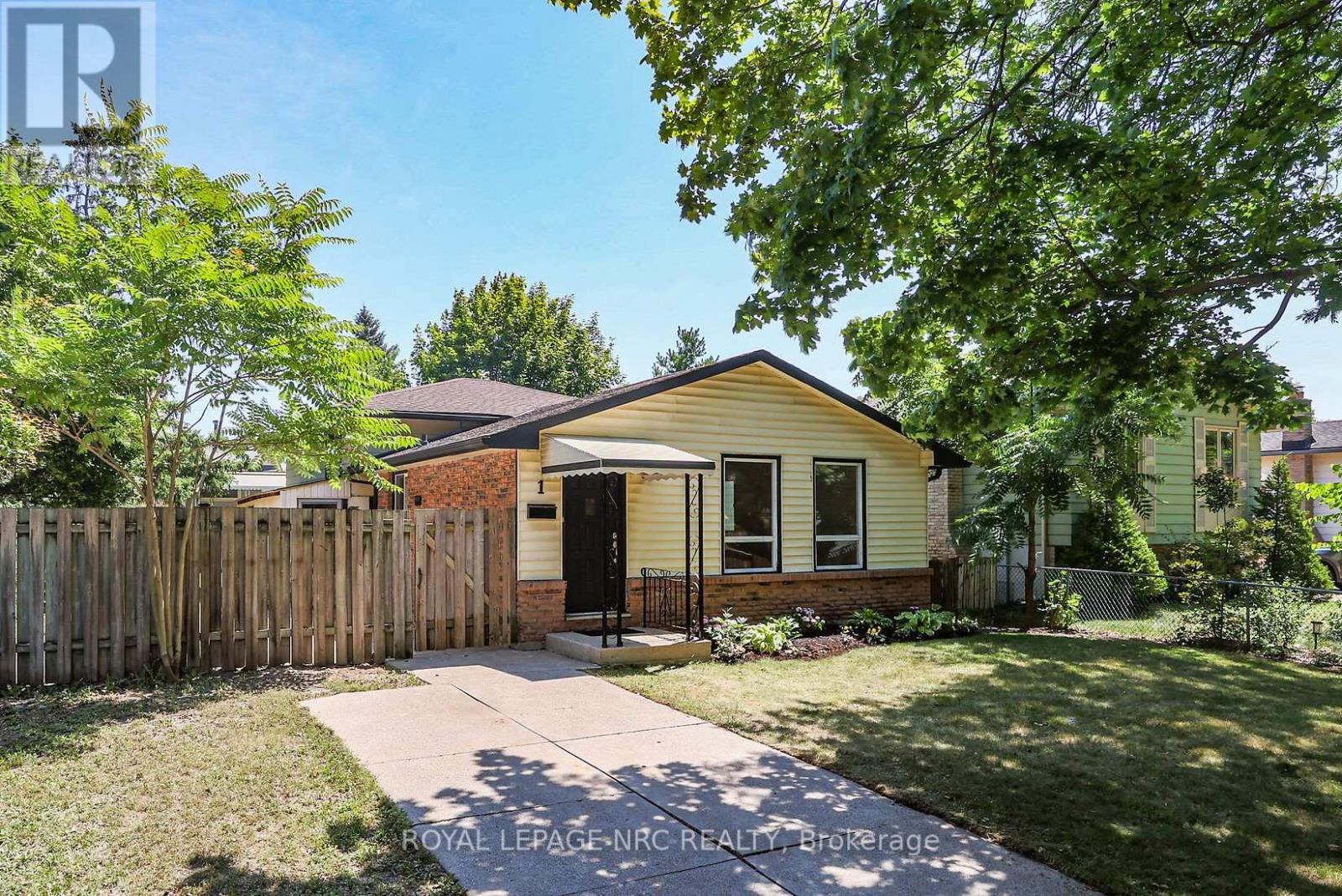 1 Rainbow Drive, St. Catharines (Bunting/linwell), Ontario  L2M 7A2 - Photo 1 - X12603762