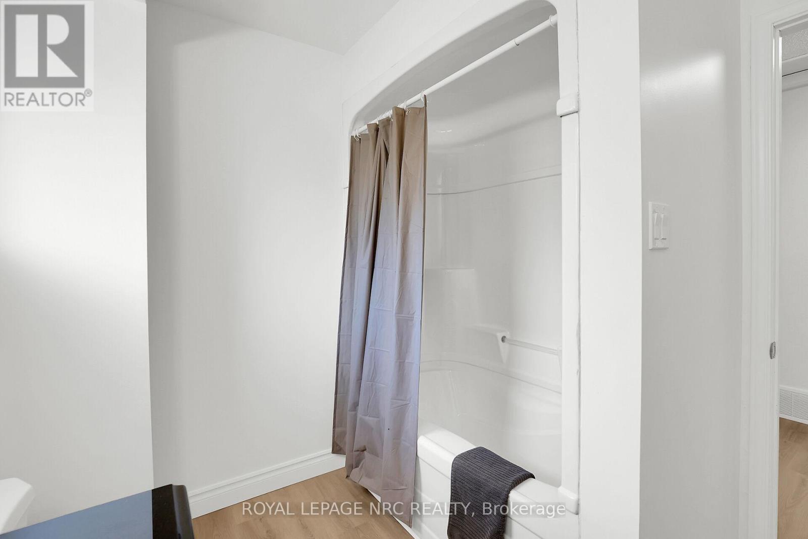 1 Rainbow Drive, St. Catharines (Bunting/linwell), Ontario  L2M 7A2 - Photo 25 - X12603762