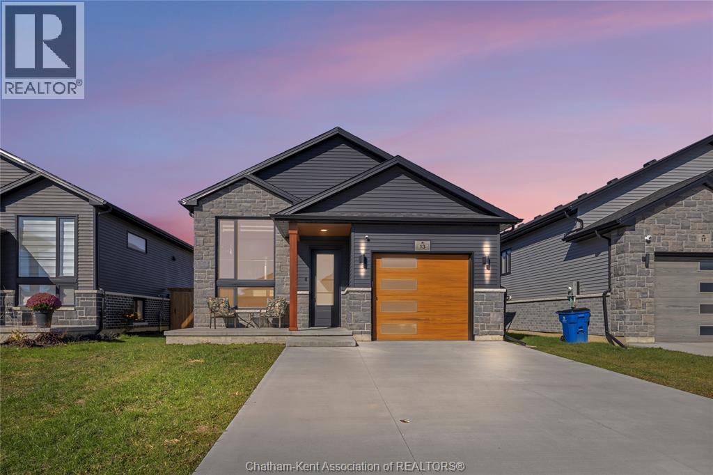 13 Baffin Way, Chatham, Ontario  N7L 0G5 - Photo 2 - 25028891