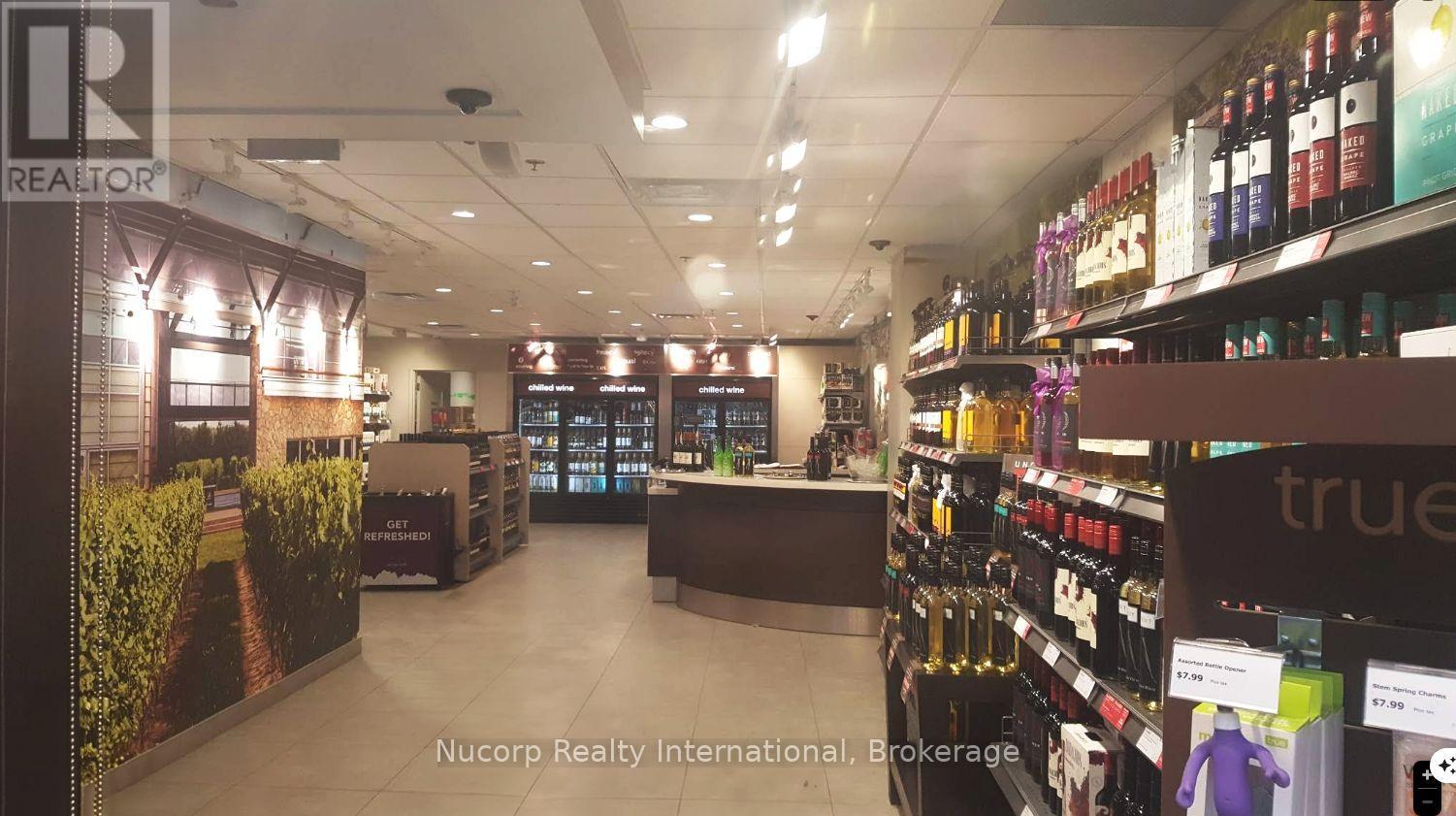 100 - 570 Bloor Street W, Toronto, Ontario  M6G 1K1 - Photo 2 - C12603714