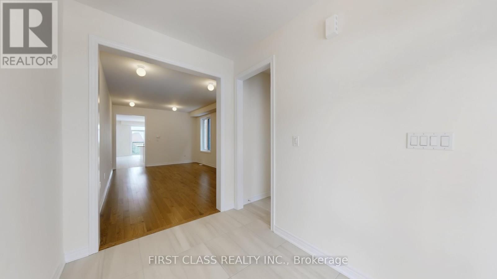 9 Percheron Court, Markham, Ontario  L6C 3T5 - Photo 2 - N12603730