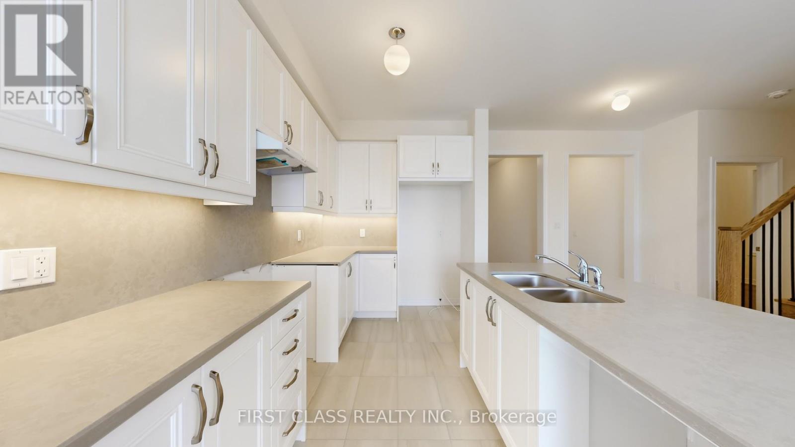 9 Percheron Court, Markham, Ontario  L6C 3T5 - Photo 8 - N12603730