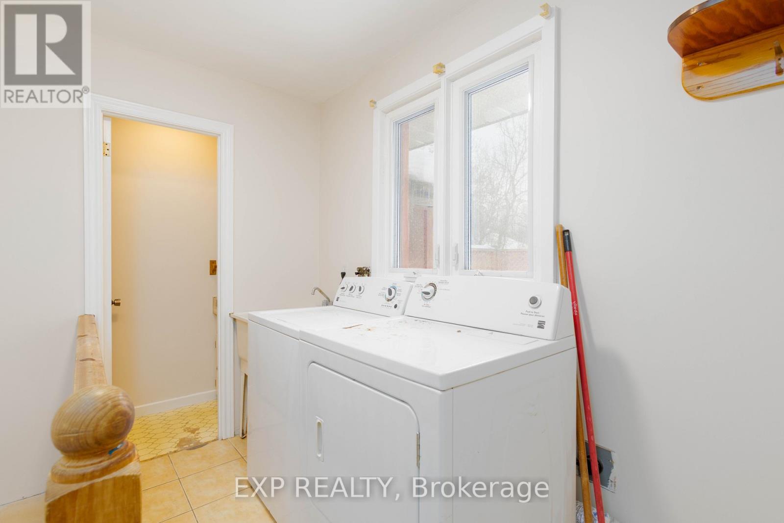 26 Joel Avenue, Georgina, Ontario  L0E 1S0 - Photo 12 - N12603734