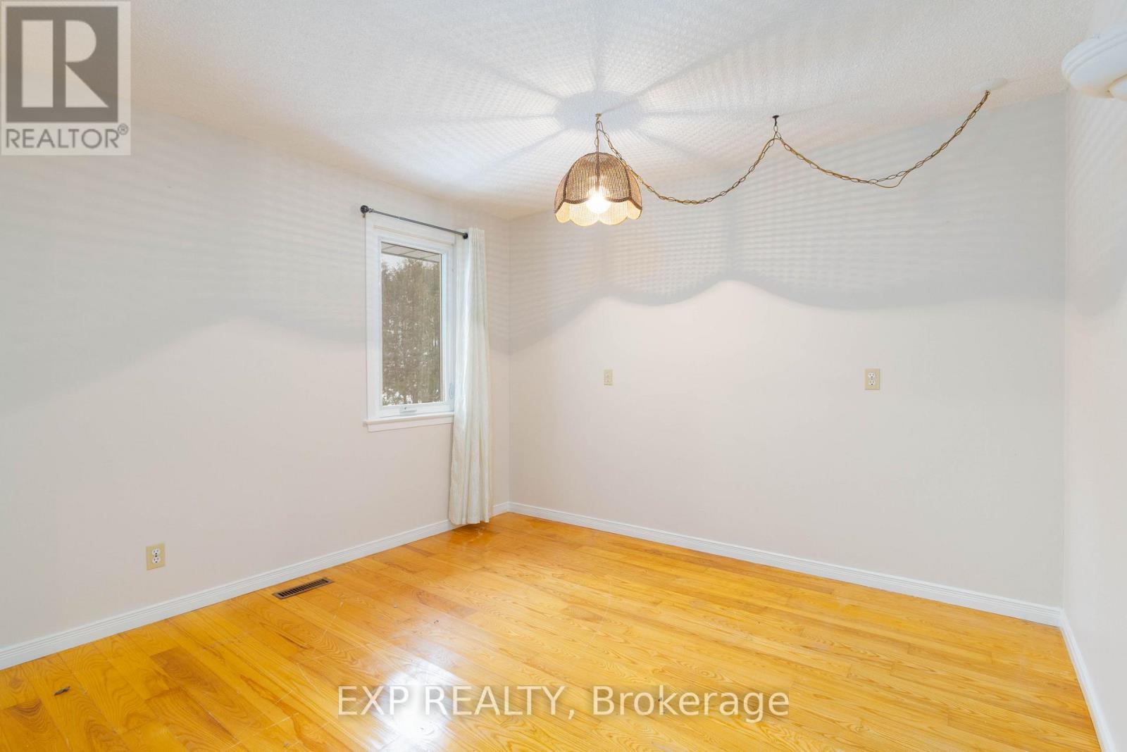 26 Joel Avenue, Georgina, Ontario  L0E 1S0 - Photo 16 - N12603734