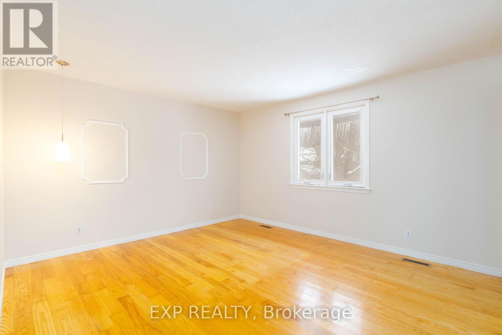 26 Joel Avenue, Georgina, Ontario  L0E 1S0 - Photo 18 - N12603734