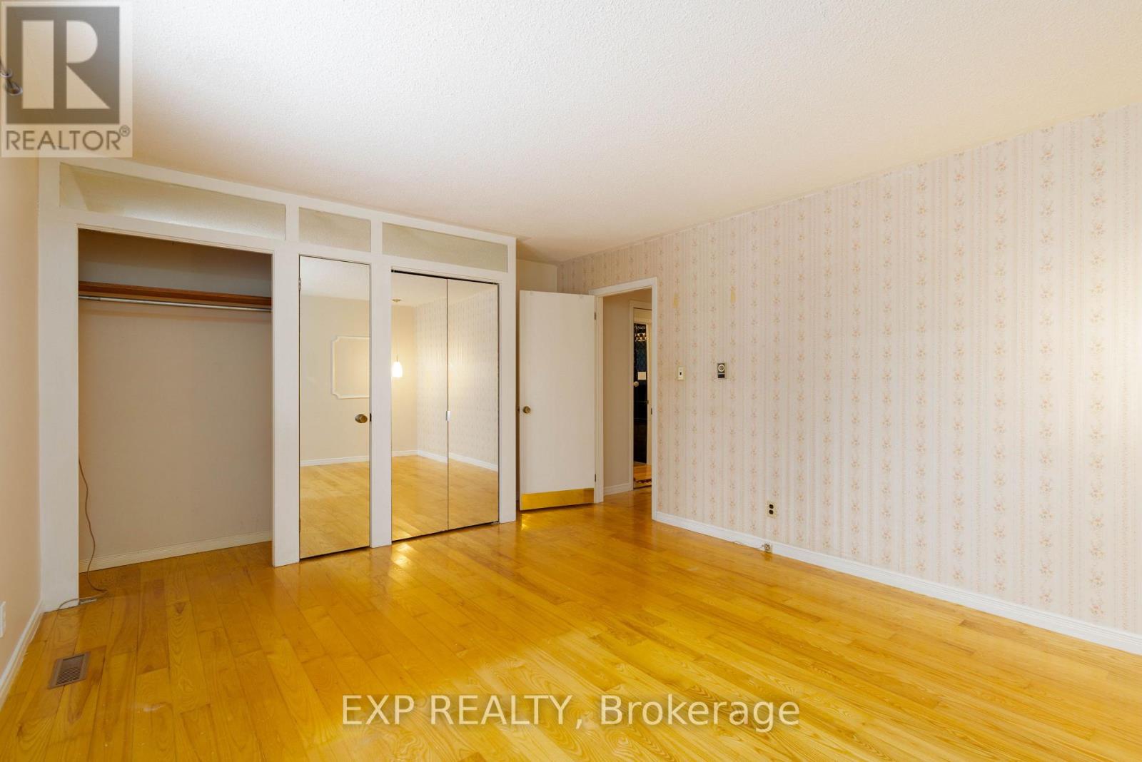 26 Joel Avenue, Georgina, Ontario  L0E 1S0 - Photo 19 - N12603734