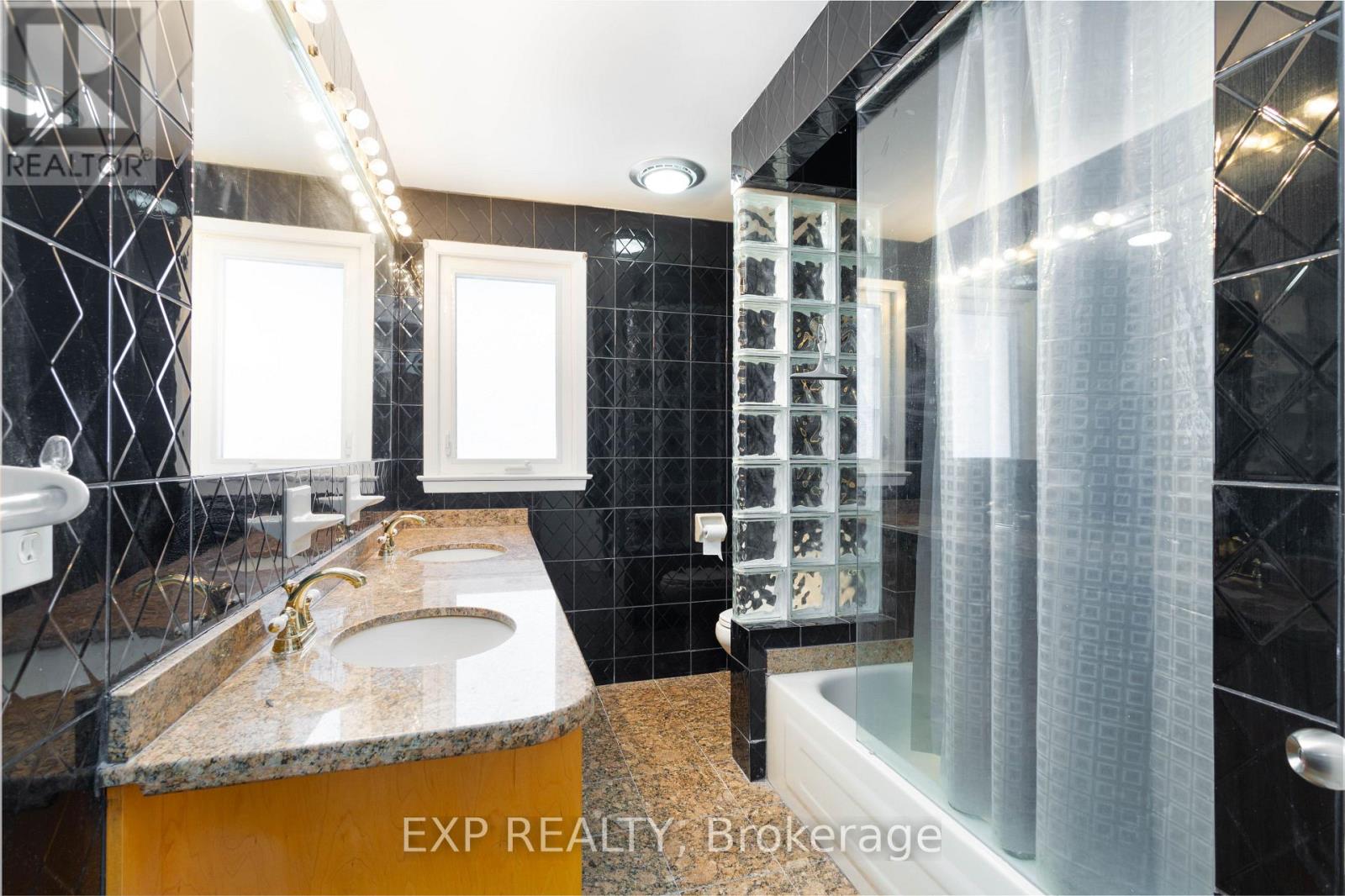 26 Joel Avenue, Georgina, Ontario  L0E 1S0 - Photo 21 - N12603734