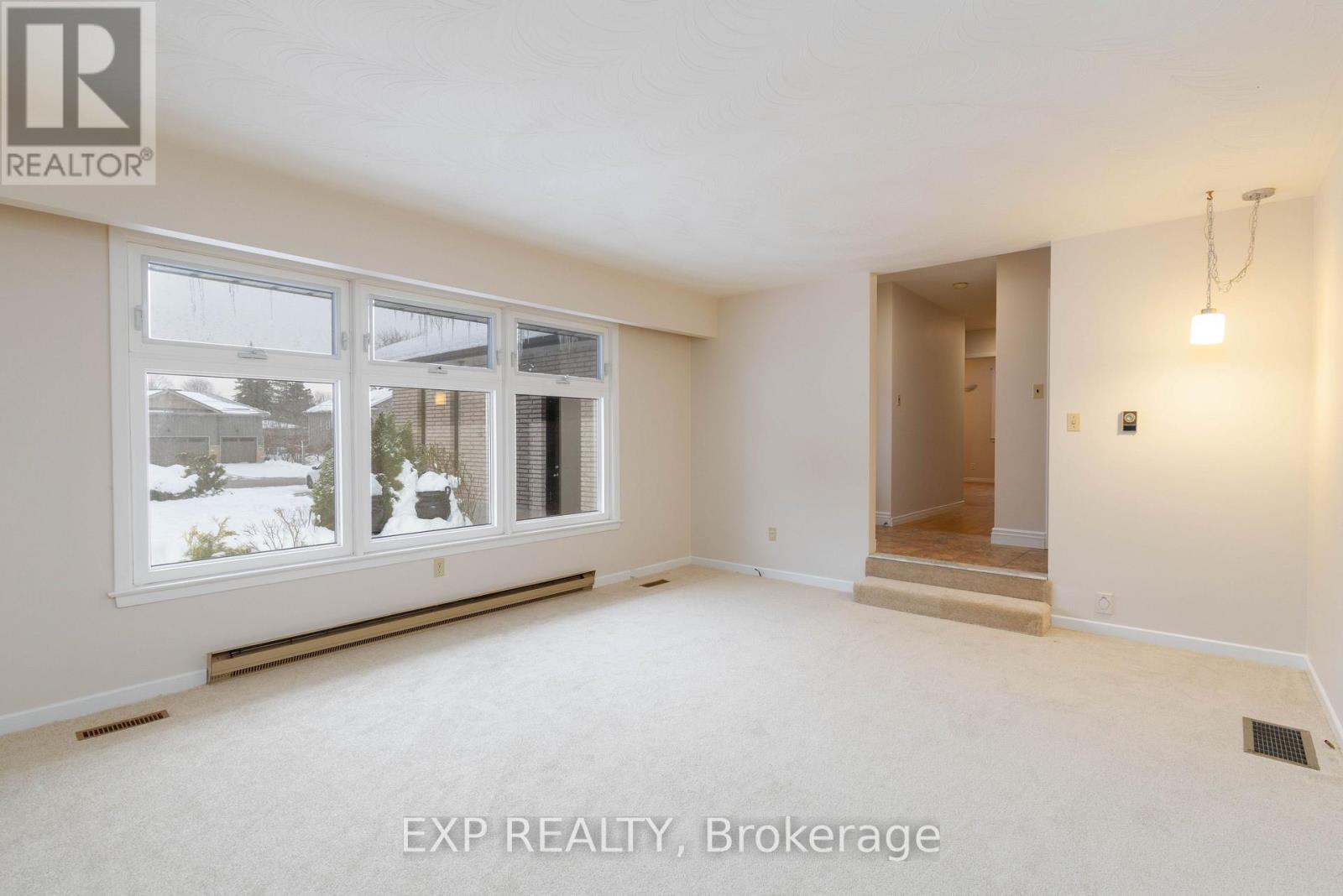 26 Joel Avenue, Georgina, Ontario  L0E 1S0 - Photo 4 - N12603734