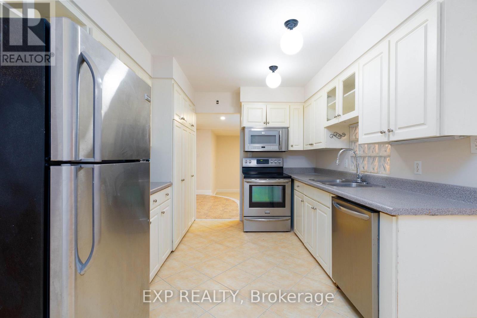 26 Joel Avenue, Georgina, Ontario  L0E 1S0 - Photo 7 - N12603734