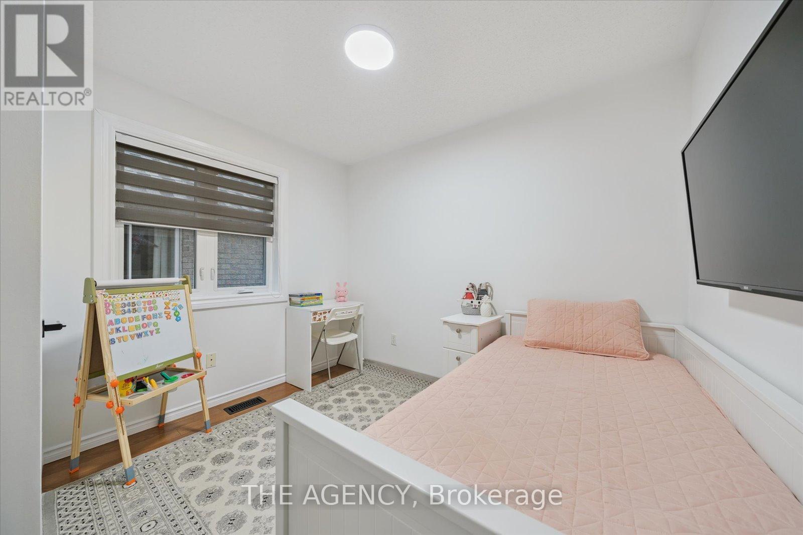 908 Oaktree Crescent, Newmarket, Ontario  L3X 2Z1 - Photo 19 - N12603772